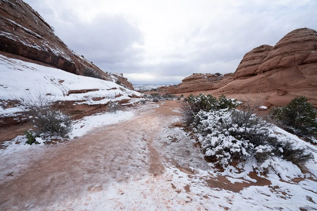 Delicate Arch trail with kids