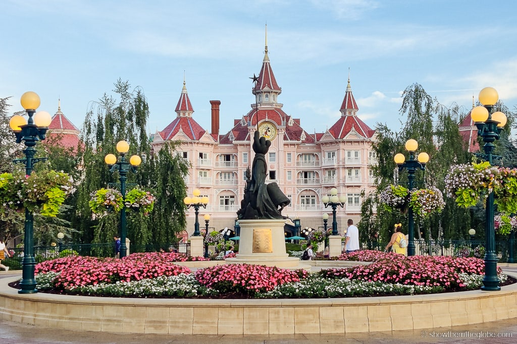 Paris FRANCE, Amusement Park Disneyland Paris Old Fashioned